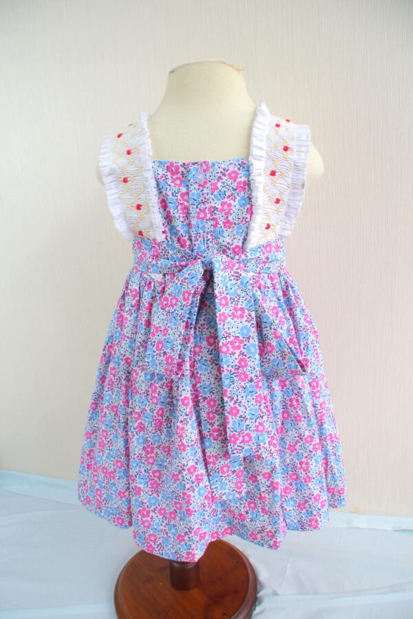 2 trings smocked floral dress