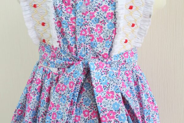 2 trings smocked floral dress