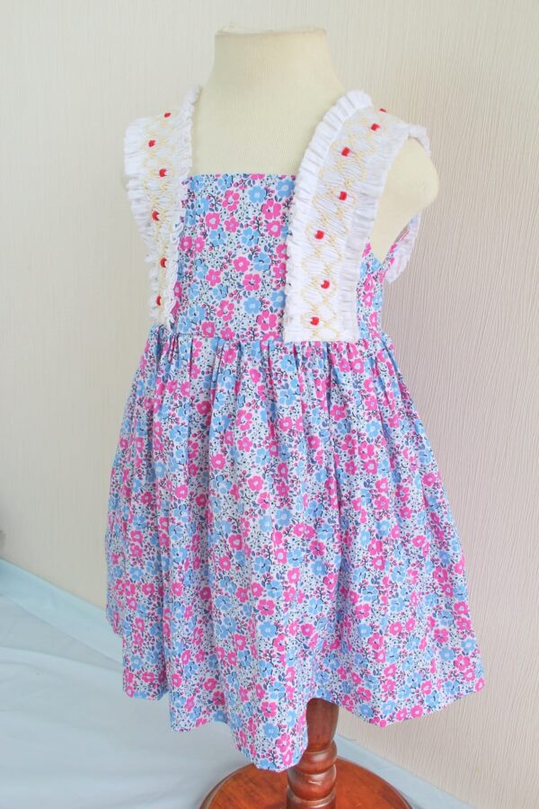 2 trings smocked floral dress