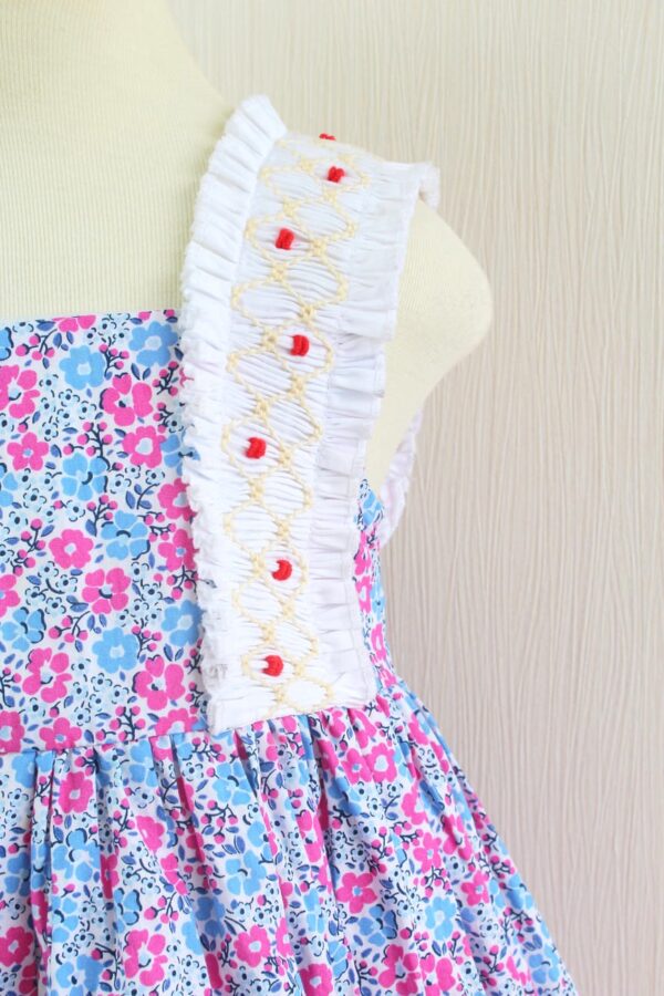 2 trings smocked floral dress