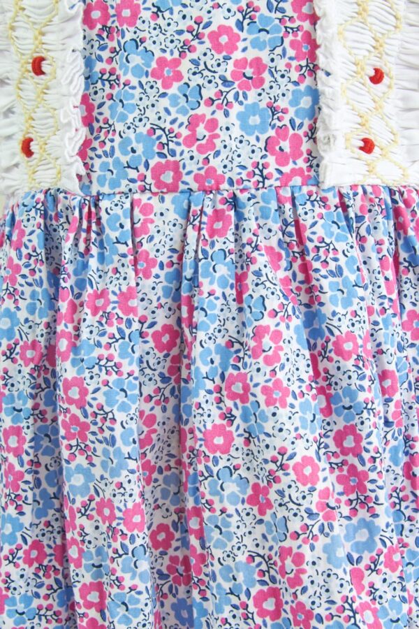 2 trings smocked floral dress